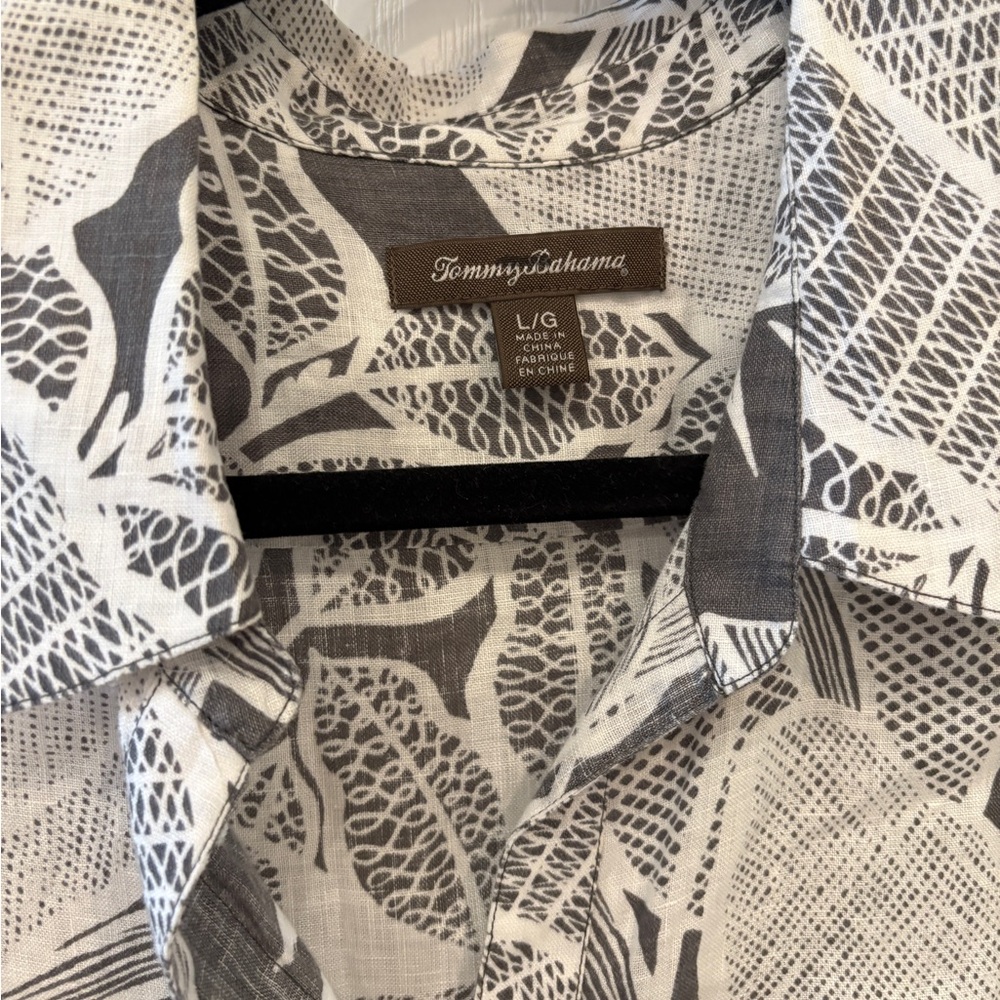 TOMMY BAHAMA Shirt Womens Large L Button Front Linen Grey & White Floral - Picture 3 of 10